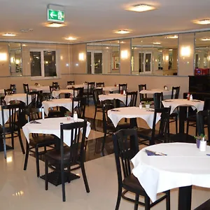 *** מלון Donaustadt Kagran - At Metro U1 אוסטריה